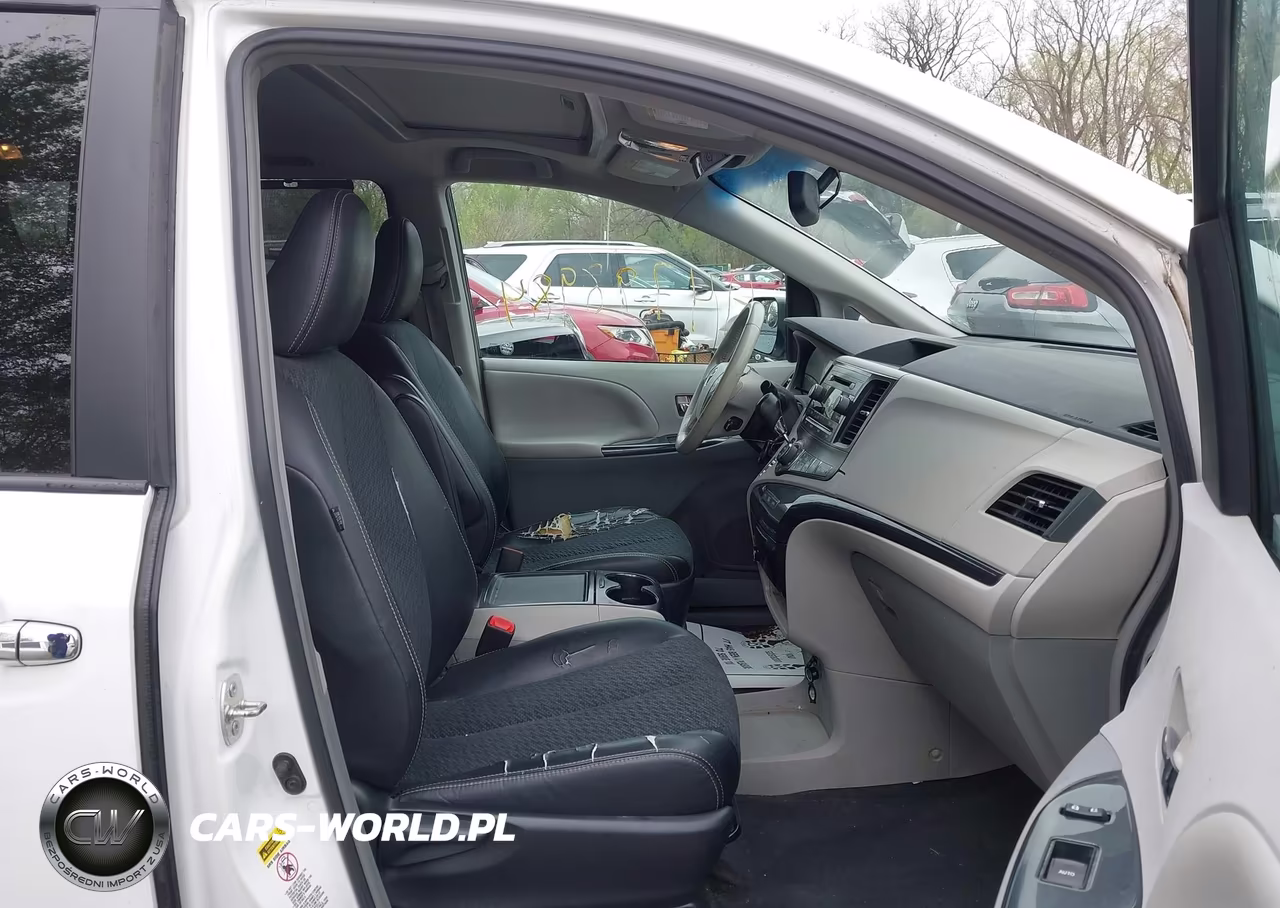 2013 Toyota Sienna Se 8 Passenger VIN:5TDXK3DC6DS393634 - 5