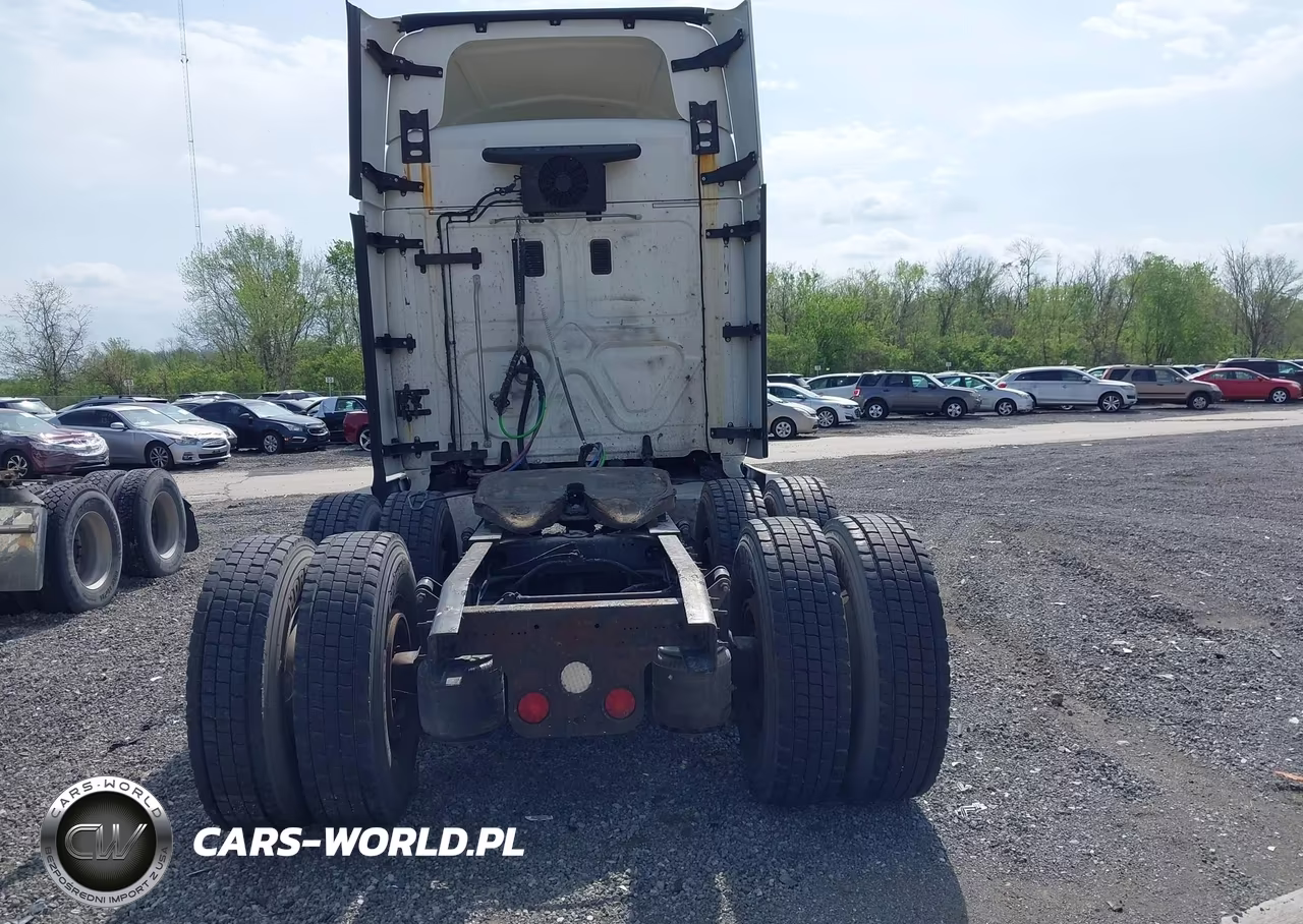 2017 Freightliner Cascadia 113 VIN:1FUJGHDV2HLHS8400 - 17