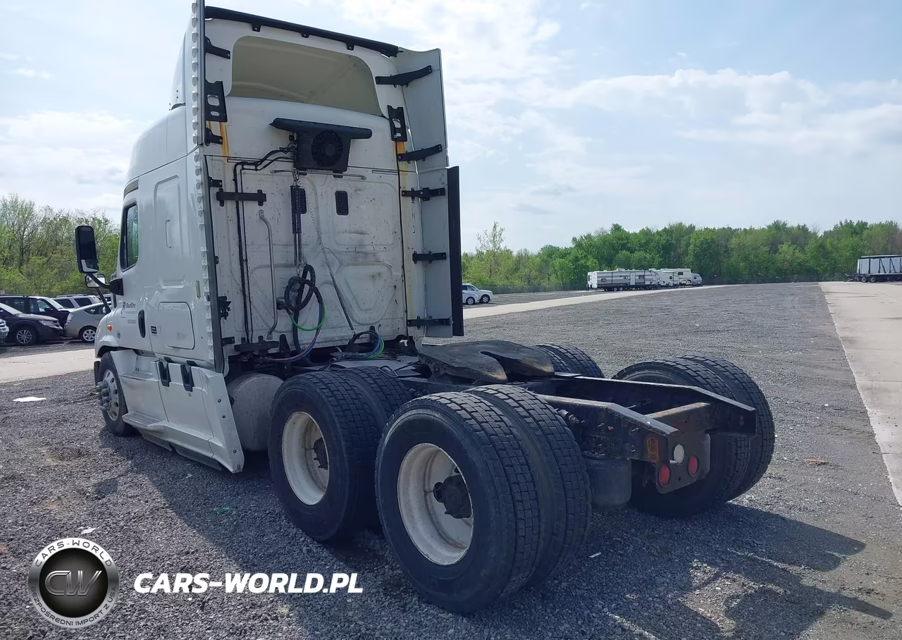 2017 Freightliner Cascadia 113 VIN:1FUJGHDV2HLHS8400 - 3