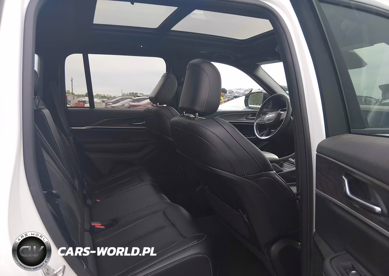 2025 Jeep Grand Cherokee Limited 4X4 VIN:1C4RJHBG8SC352662 - 8