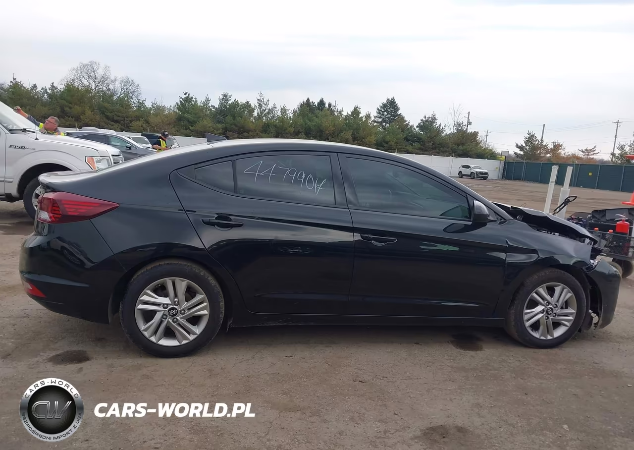 2019 Hyundai Elantra Value Edition VIN:5NPD84LFXKH404429 - 13