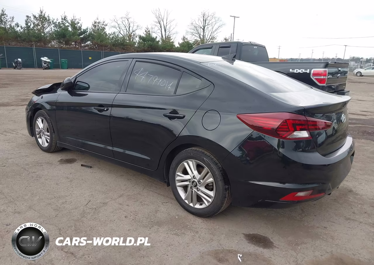 2019 Hyundai Elantra Value Edition VIN:5NPD84LFXKH404429 - 3