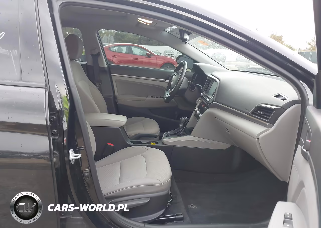 2019 Hyundai Elantra Value Edition VIN:5NPD84LFXKH404429 - 5