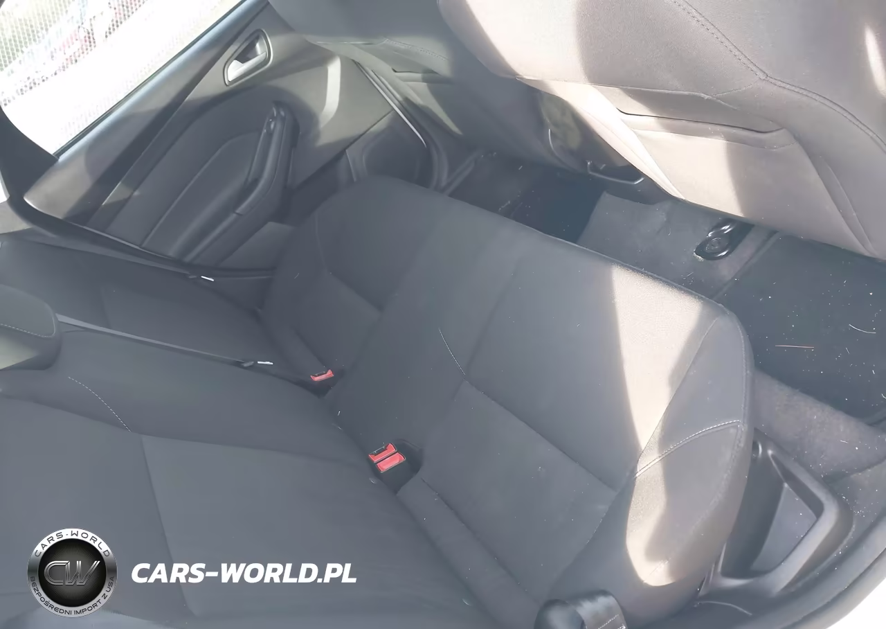 2016 Ford Focus Se VIN:1FADP3F27GL294275 - 8