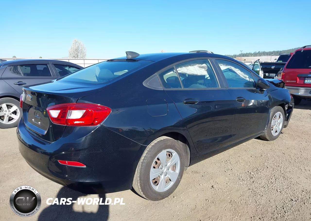 2018 Chevrolet Cruze Ls Auto VIN:1G1BC5SM0J7137776 - 4