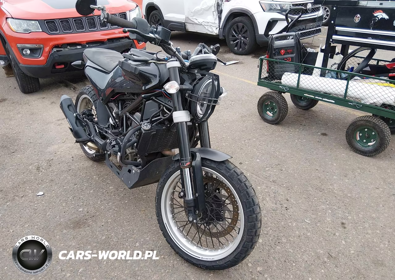 2019 Husqvarna Svartpilen 401 – zdjęcie 1 z 12