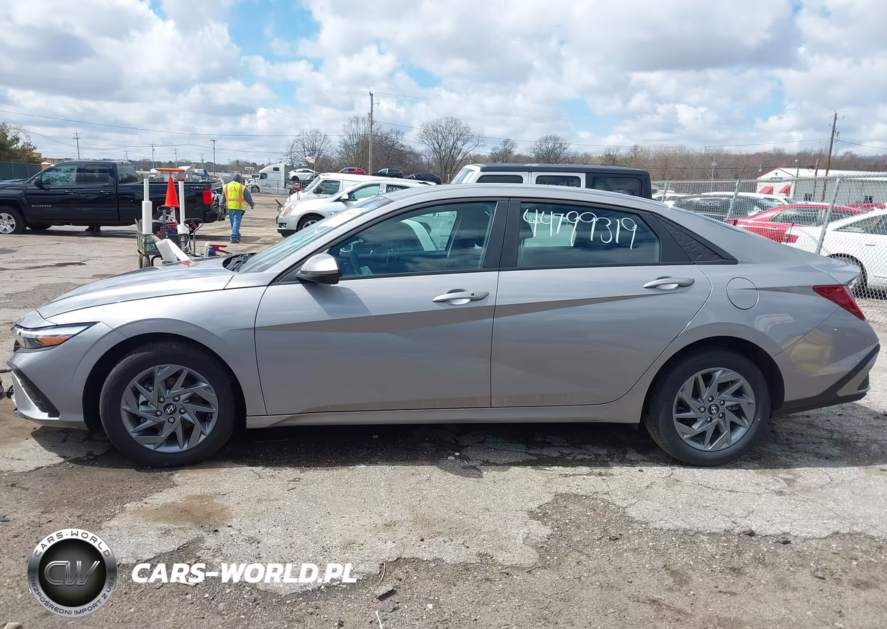 2025 Hyundai Elantra Hybrid Blue VIN:KMHLM4DJ9SU164995 - 15