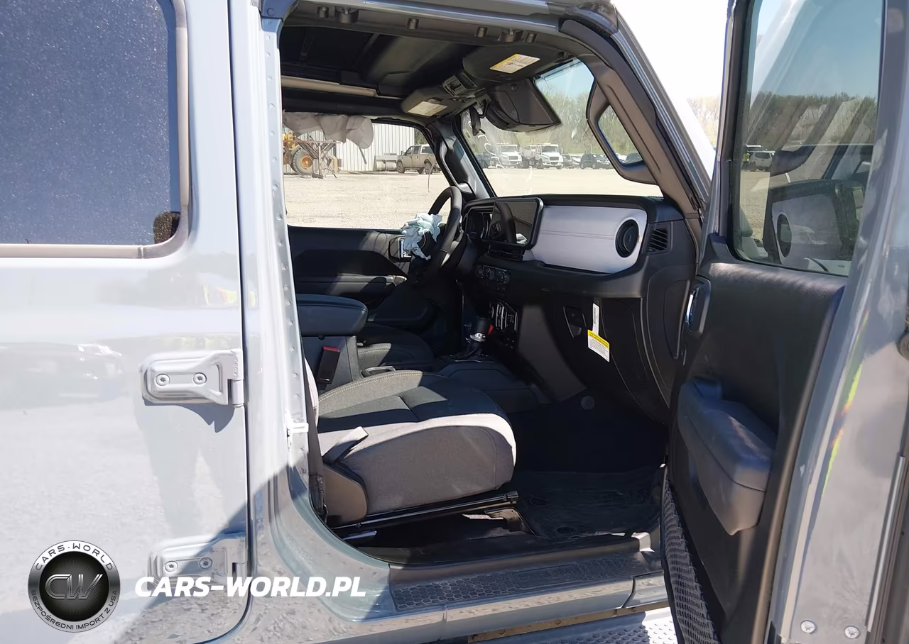 2025 Jeep Wrangler 4-Door Summit 4X4 VIN:1C4PJXDN2SW655710 - 5