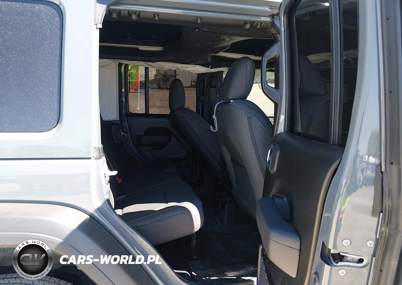 2025 Jeep Wrangler 4-Door Summit 4X4 VIN:1C4PJXDN2SW655710 - 8