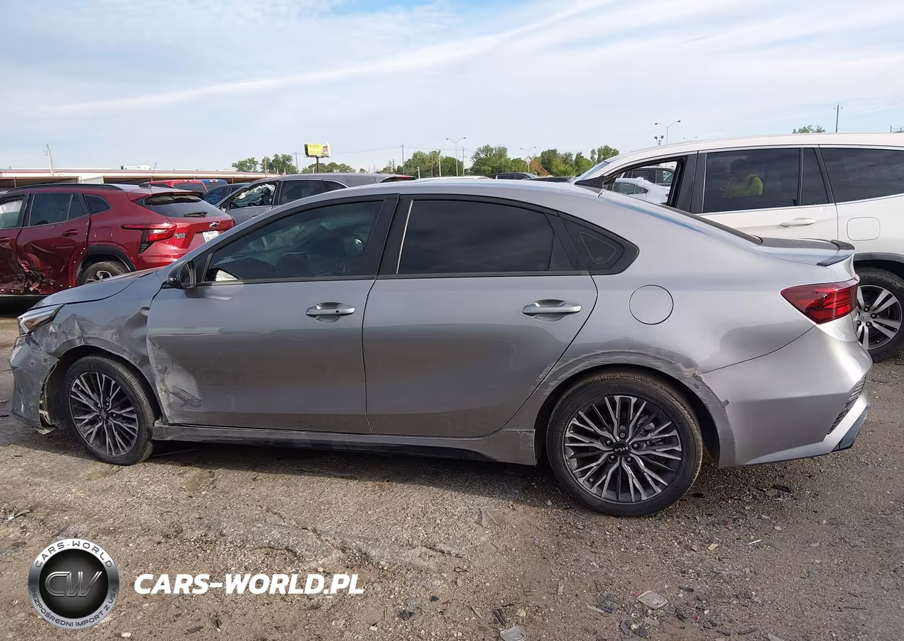 2024 Kia Forte Gt-Line VIN:3KPF54AD3RE716447 - 14