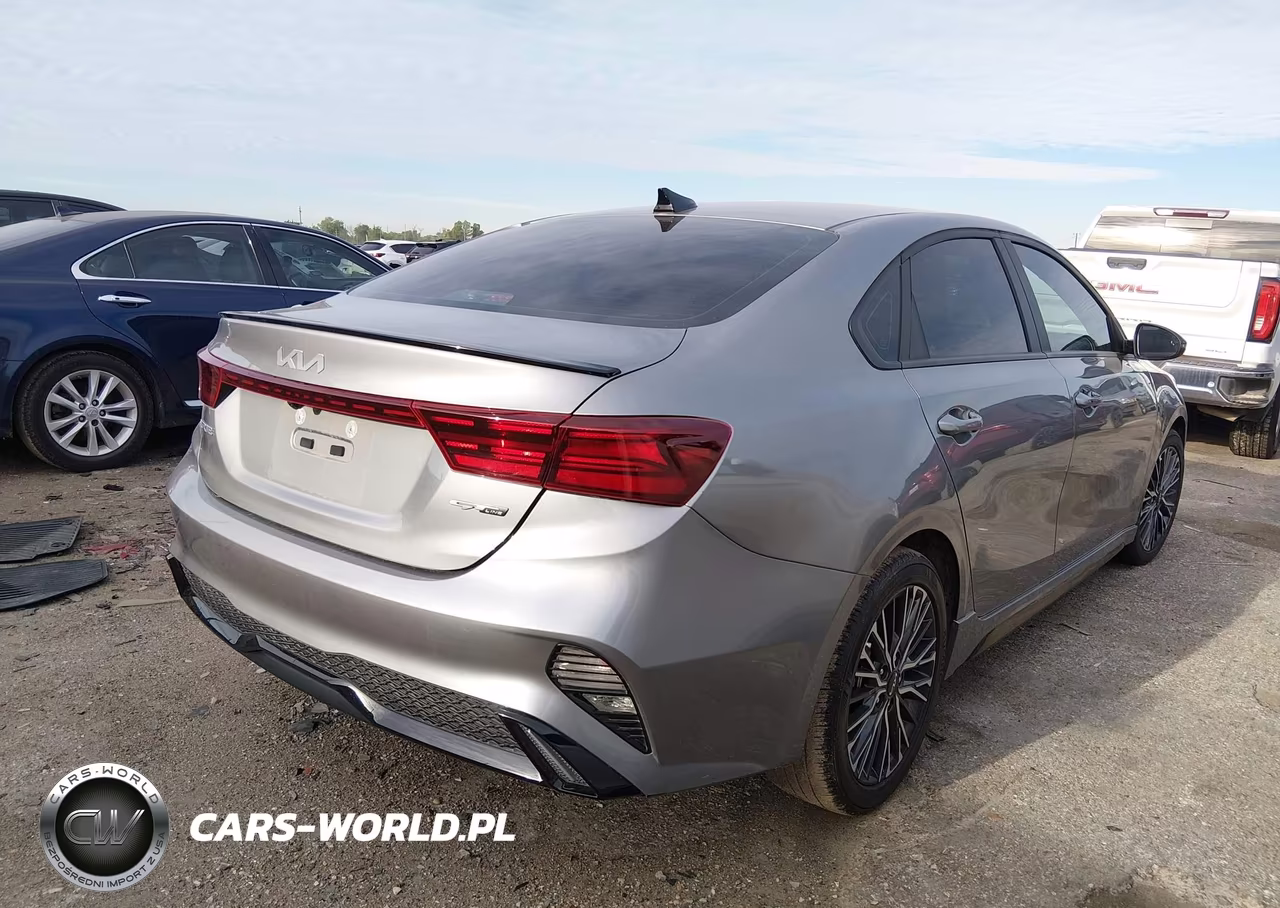 2024 Kia Forte Gt-Line VIN:3KPF54AD3RE716447 - 4
