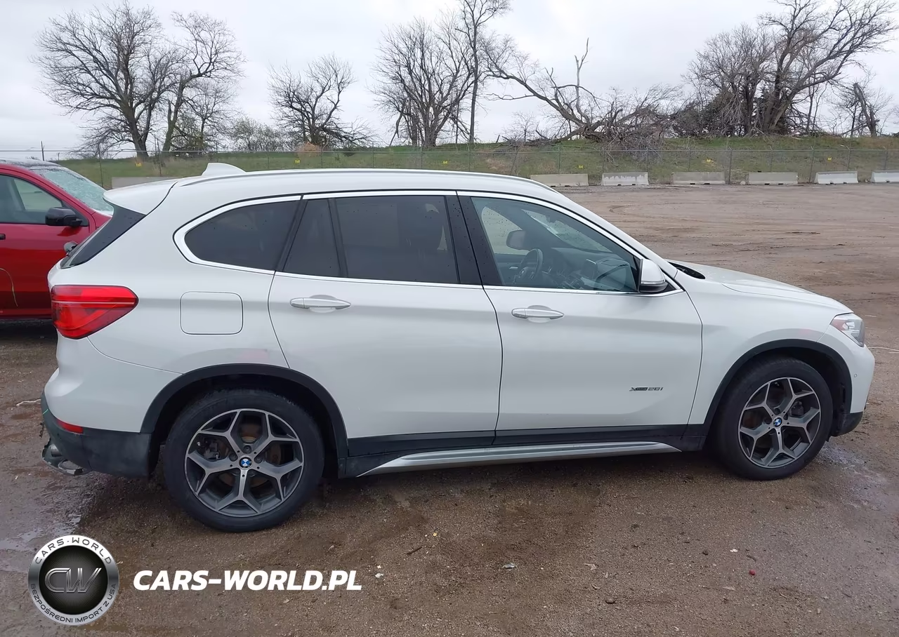 2018 BMW X1 xDrive28I VIN:WBXHT3C31J5F90169 - 13