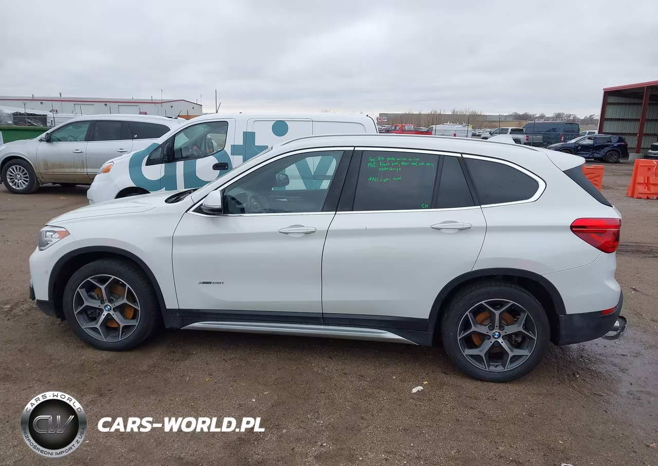 2018 BMW X1 xDrive28I VIN:WBXHT3C31J5F90169 - 14