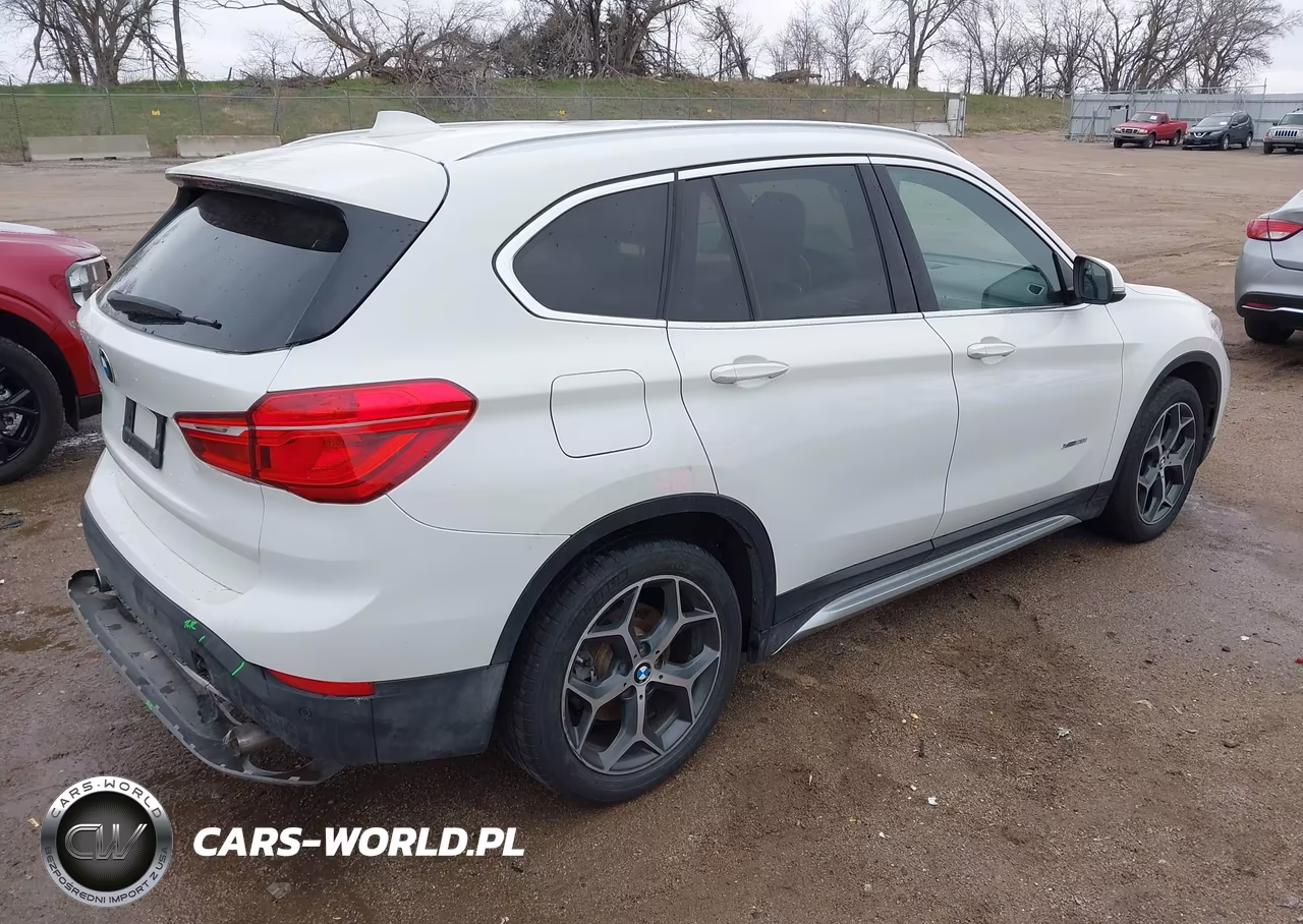 2018 BMW X1 xDrive28I VIN:WBXHT3C31J5F90169 - 4