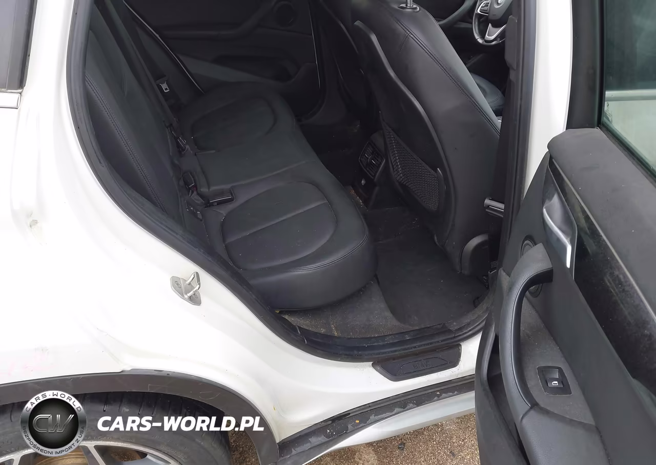 2018 BMW X1 xDrive28I VIN:WBXHT3C31J5F90169 - 8