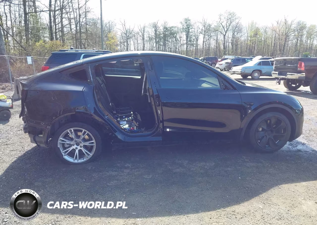 2024 Tesla Model Y Long Range Dual Motor All-Wheel Drive VIN:7SAYGDEE0RA218884 - 15
