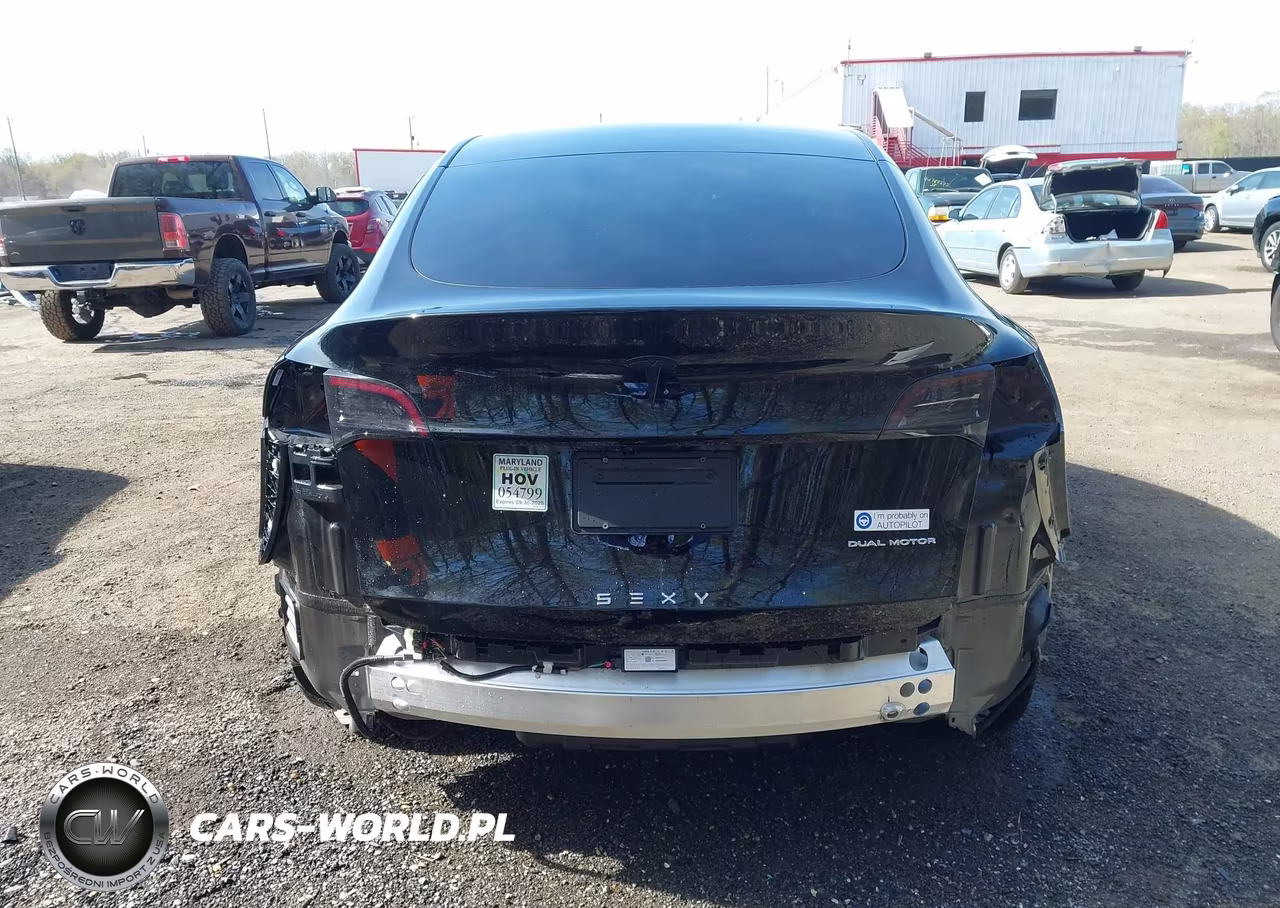 2024 Tesla Model Y Long Range Dual Motor All-Wheel Drive VIN:7SAYGDEE0RA218884 - 17