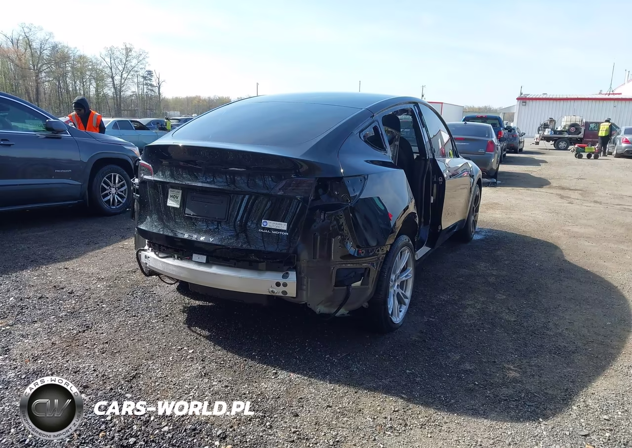 2024 Tesla Model Y Long Range Dual Motor All-Wheel Drive VIN:7SAYGDEE0RA218884 - 4