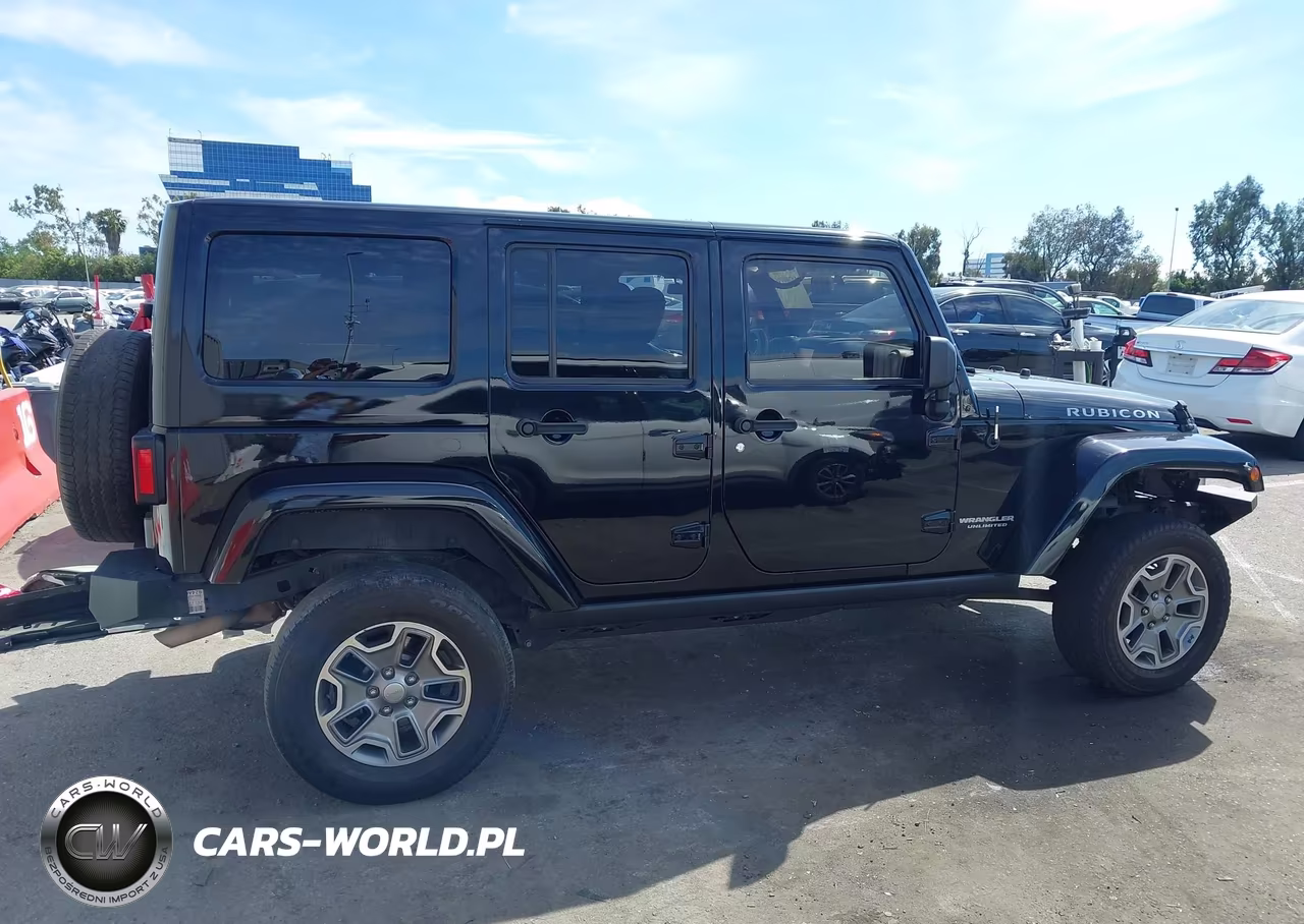 2015 Jeep Wrangler Unlimited Rubicon VIN:1C4BJWFG5FL538116 - 14