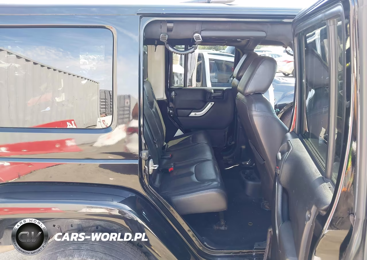 2015 Jeep Wrangler Unlimited Rubicon VIN:1C4BJWFG5FL538116 - 8