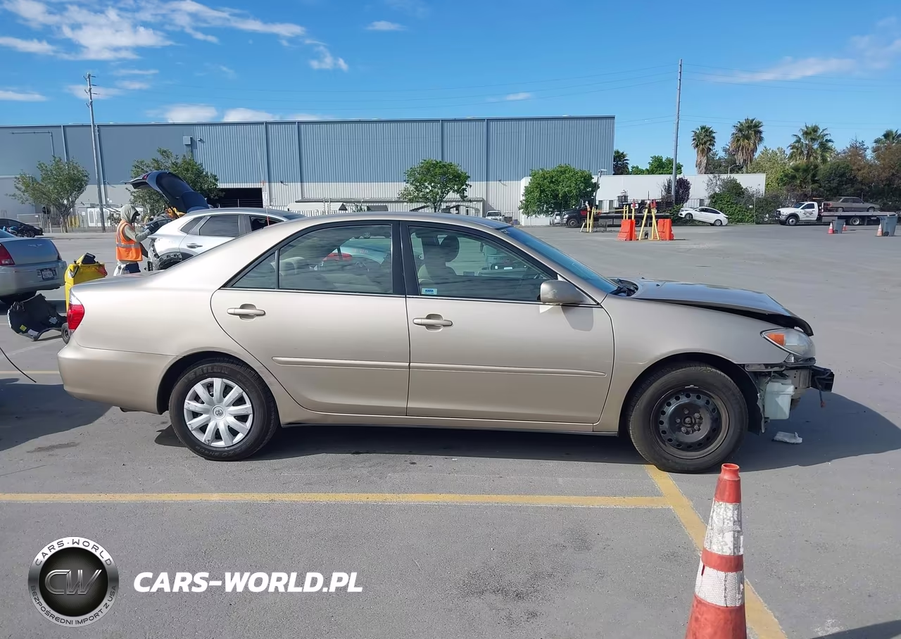 2005 Toyota Camry Le VIN:4T1BE30K05U503312 - 13