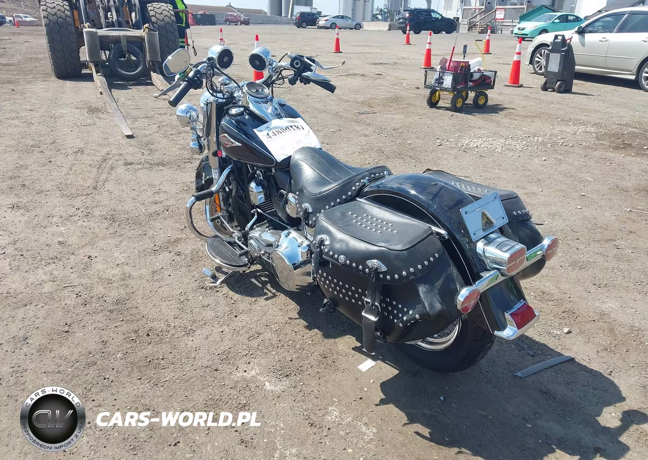 2013 Harley-Davidson Flstc Heritage Softail Classic VIN:1HD1BWV17DB047778 - 3