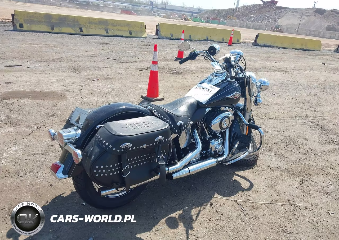2013 Harley-Davidson Flstc Heritage Softail Classic VIN:1HD1BWV17DB047778 - 4