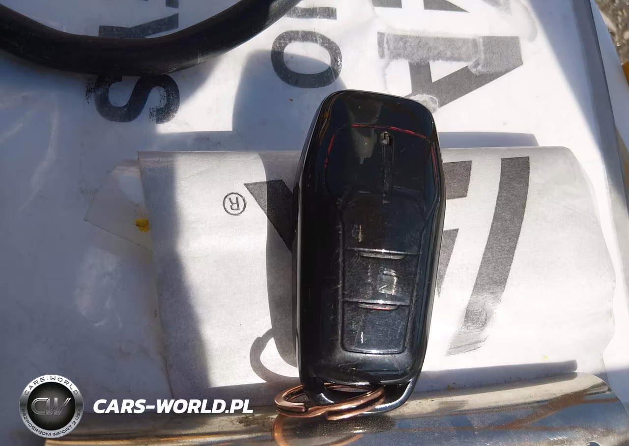 2018 Ford Fusion Titanium VIN:3FA6P0D98JR193973 - 11