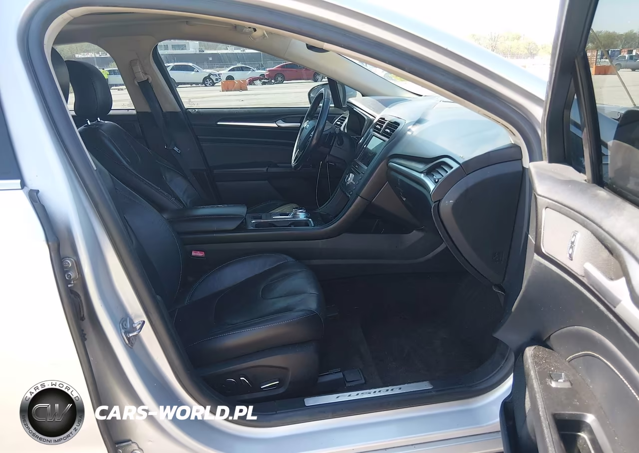2018 Ford Fusion Titanium VIN:3FA6P0D98JR193973 - 5