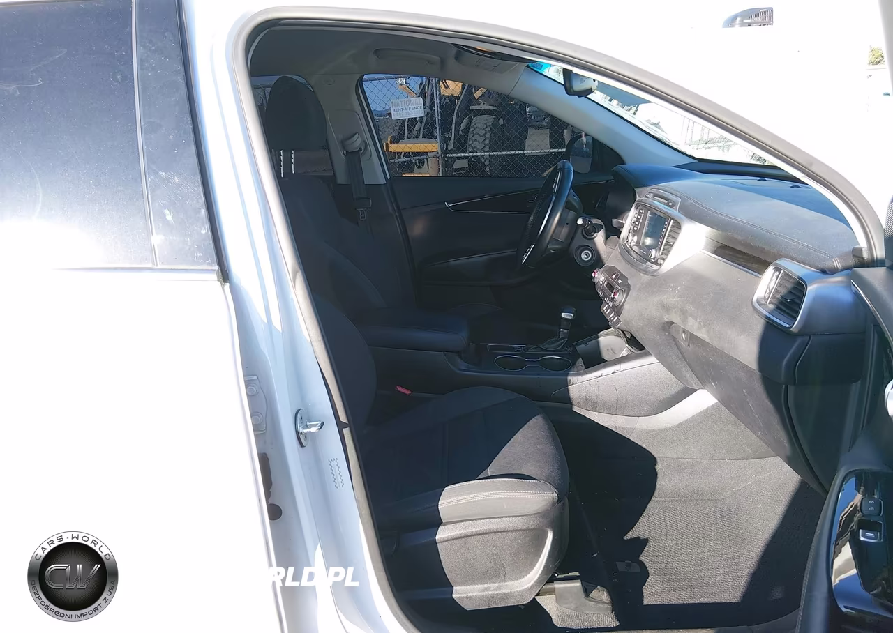 2019 Kia Sorento 2.4L Lx VIN:5XYPGDA30KG568935 - 5