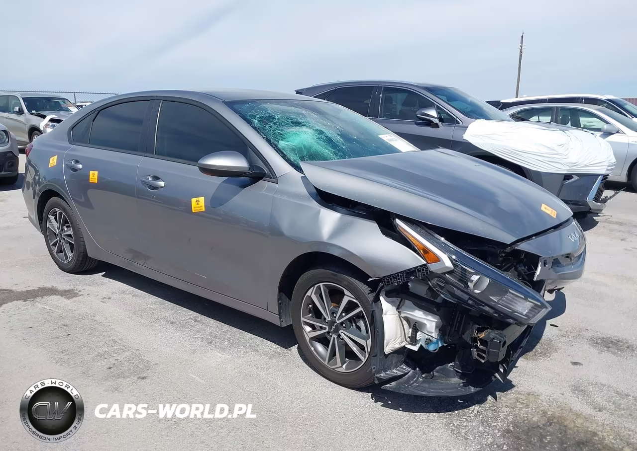 2024 Kia Forte Lxs – zdjęcie 1 z 17