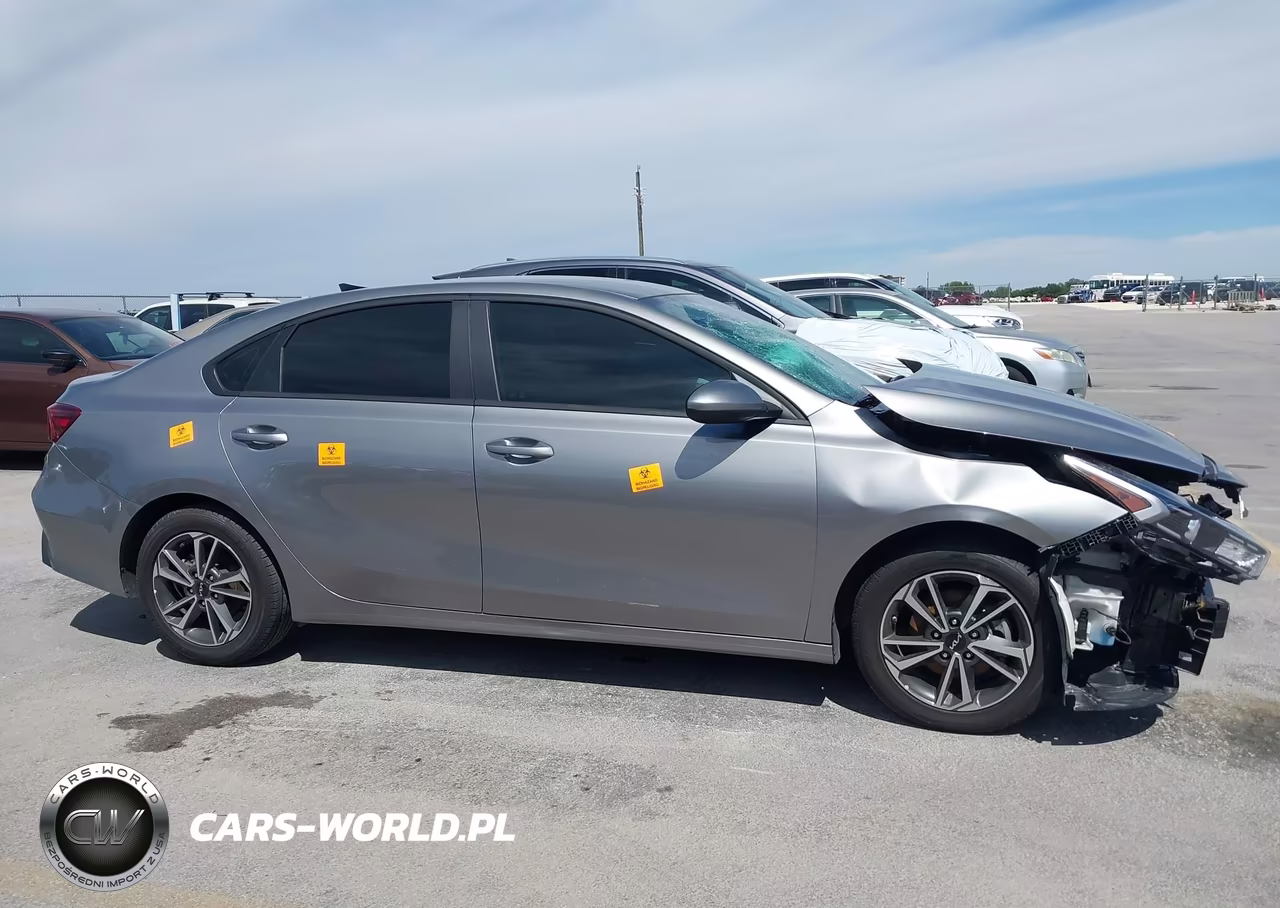 2024 Kia Forte Lxs VIN:3KPF24AD7RE770049 - 14