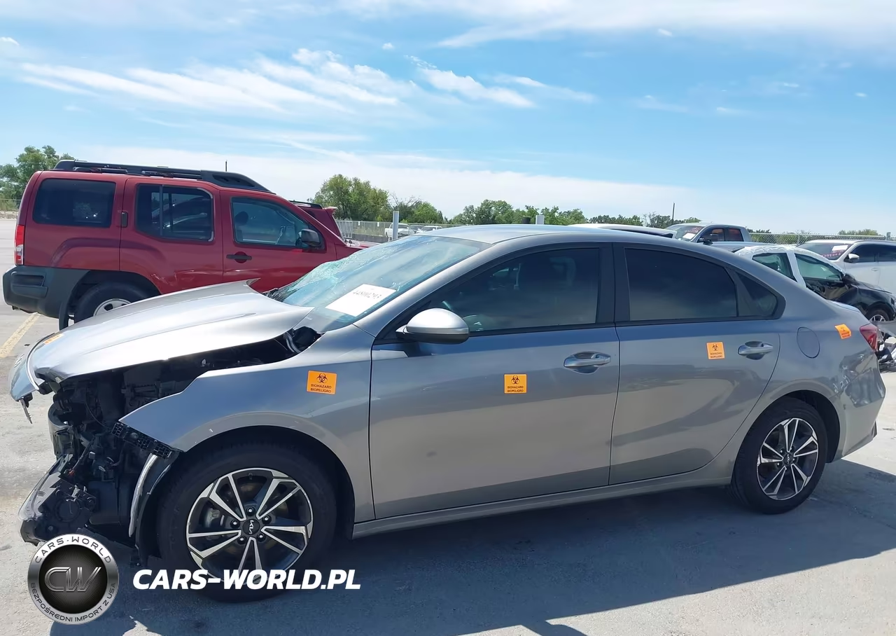 2024 Kia Forte Lxs VIN:3KPF24AD7RE770049 - 15