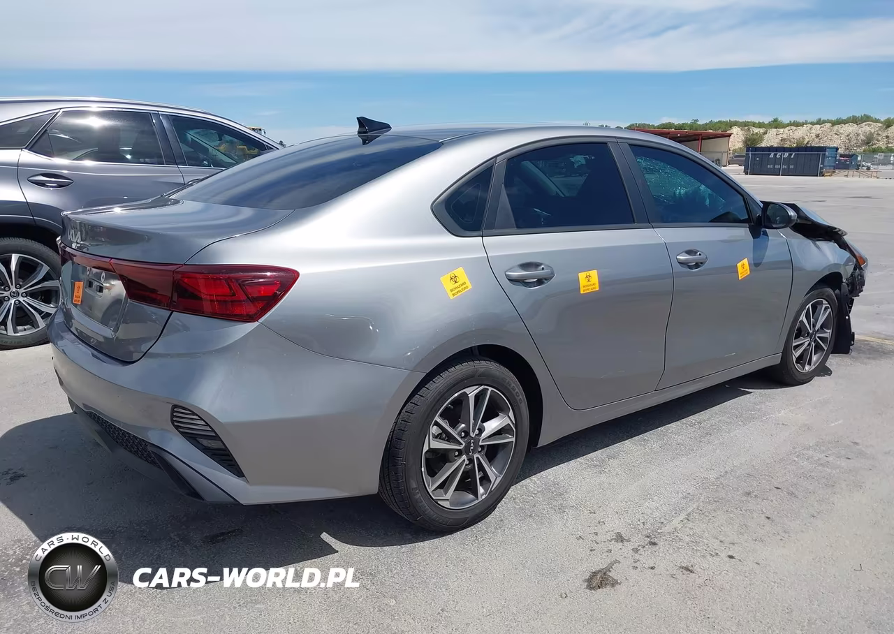 2024 Kia Forte Lxs VIN:3KPF24AD7RE770049 - 4