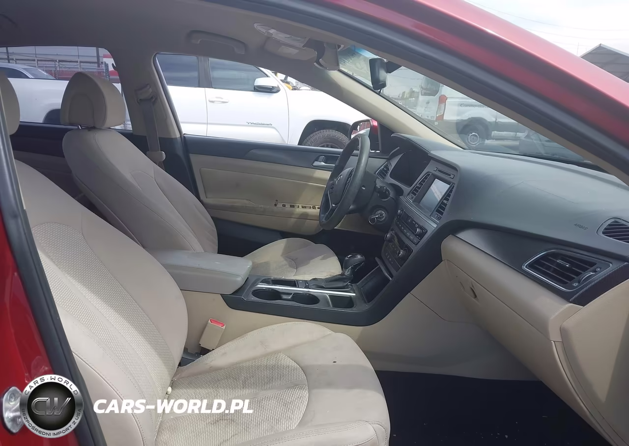 2016 Hyundai Sonata Sport VIN:5NPE34AF6GH342704 - 5