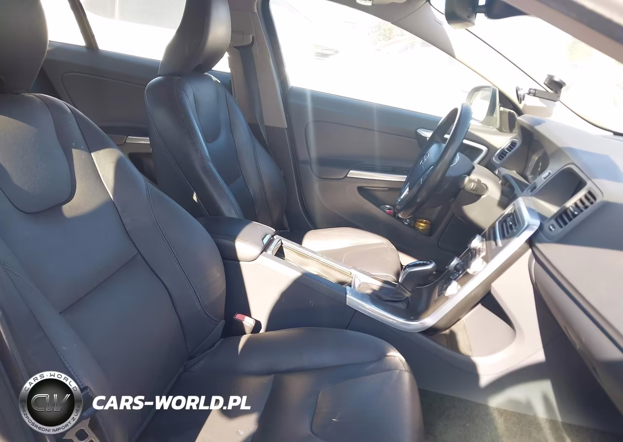 2016 Volvo S60 T5 Drive-E Premier VIN:YV126MFK8G2391351 - 5