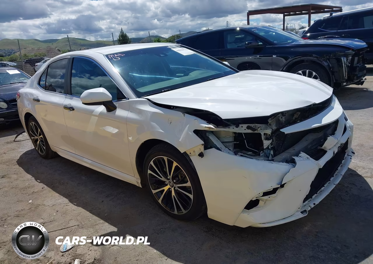 2018 Toyota Camry Se – zdjęcie 1 z 17
