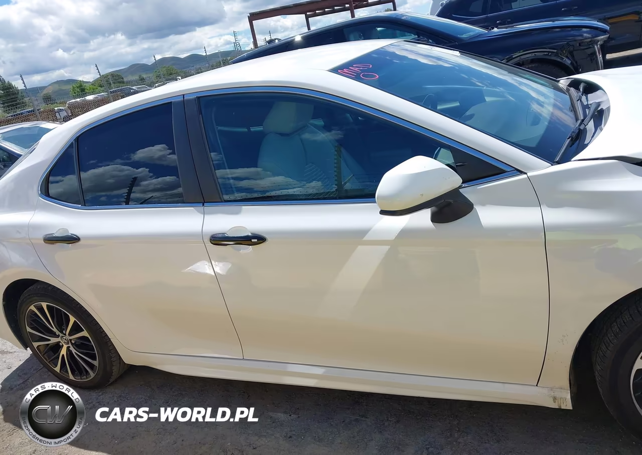 2018 Toyota Camry Se VIN:4T1B11HK0JU122932 - 14