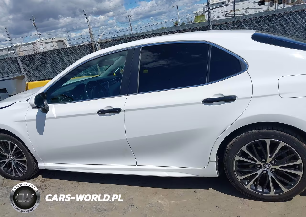 2018 Toyota Camry Se VIN:4T1B11HK0JU122932 - 15