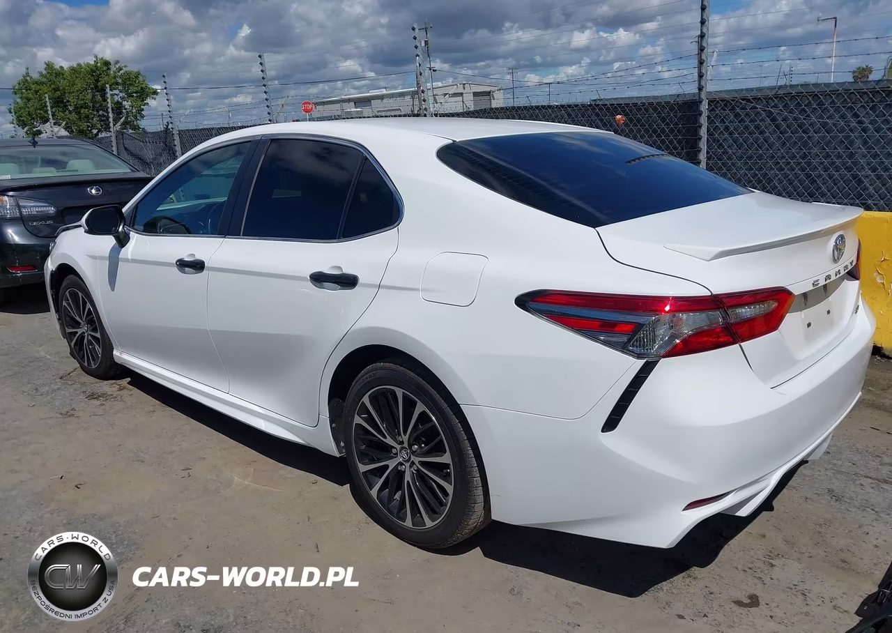 2018 Toyota Camry Se VIN:4T1B11HK0JU122932 - 3