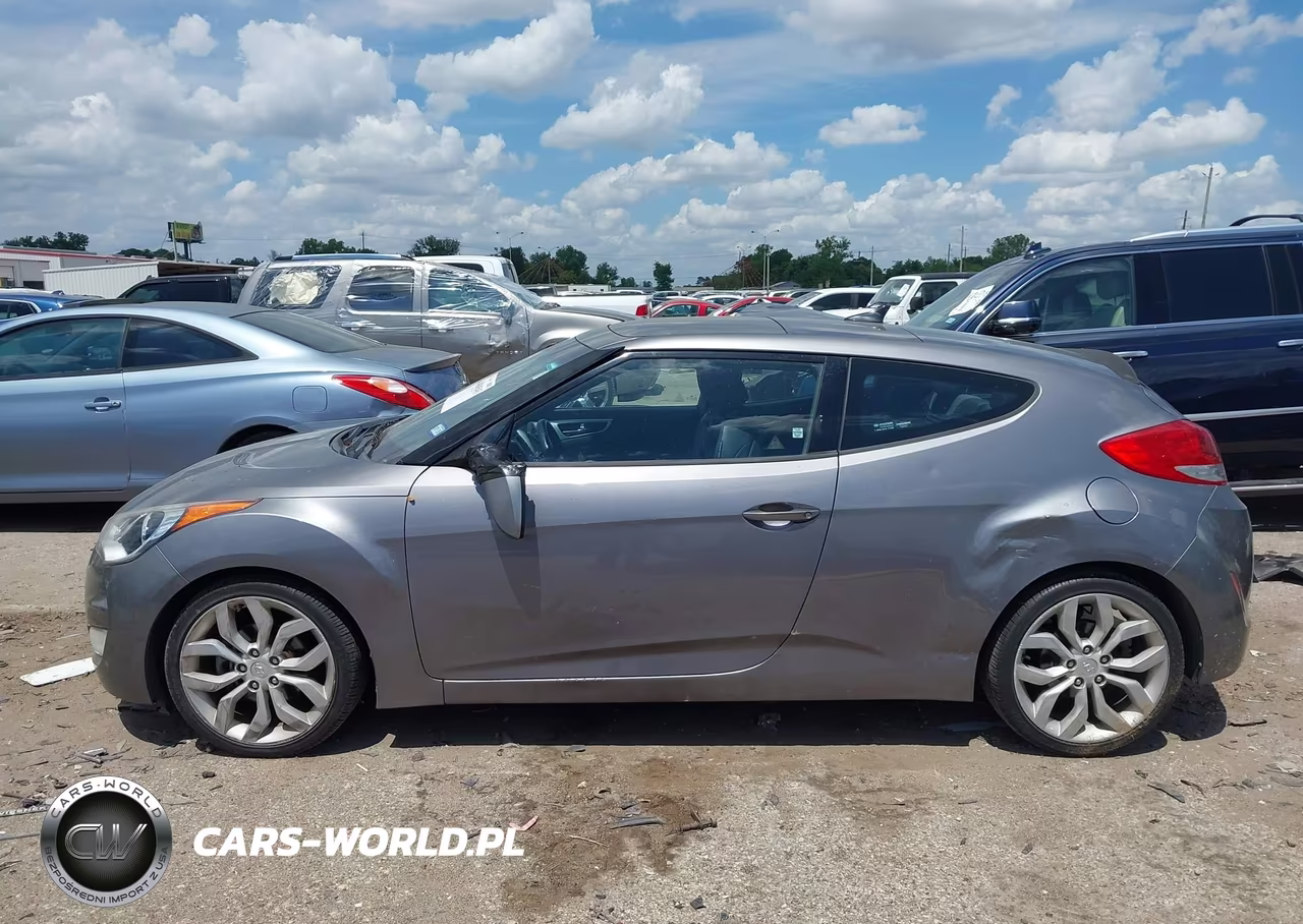 2015 Hyundai Veloster VIN:KMHTC6AD9FU240301 - 14
