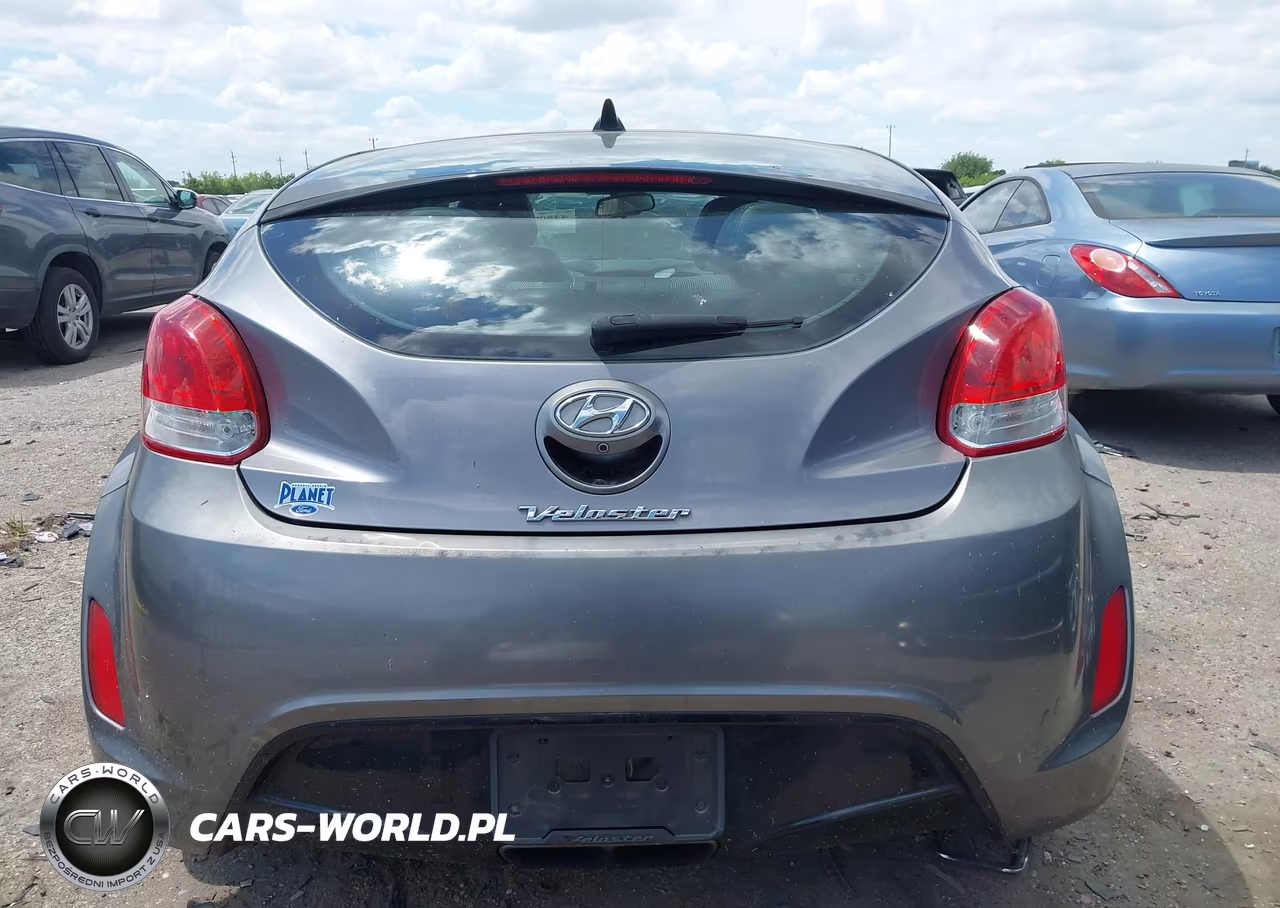 2015 Hyundai Veloster VIN:KMHTC6AD9FU240301 - 16