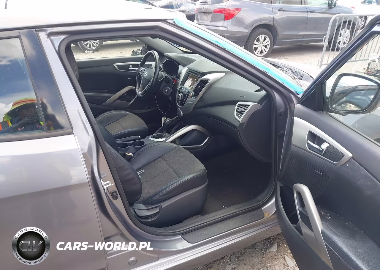 2015 Hyundai Veloster VIN:KMHTC6AD9FU240301 - 5