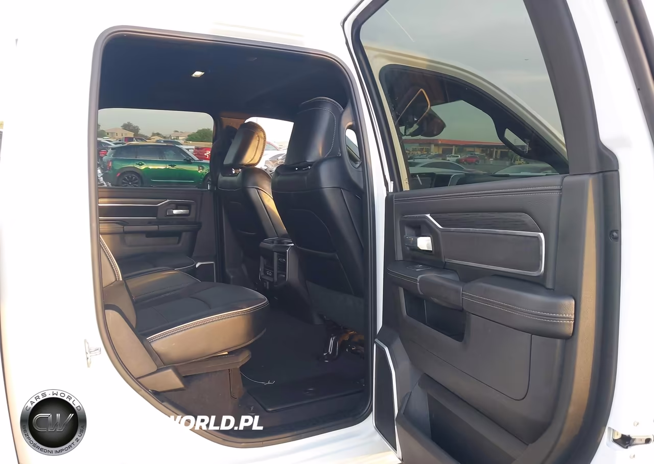 2024 Ram 3500 Laramie 4X4 8' Box VIN:3C63RRJL9RG281344 - 6