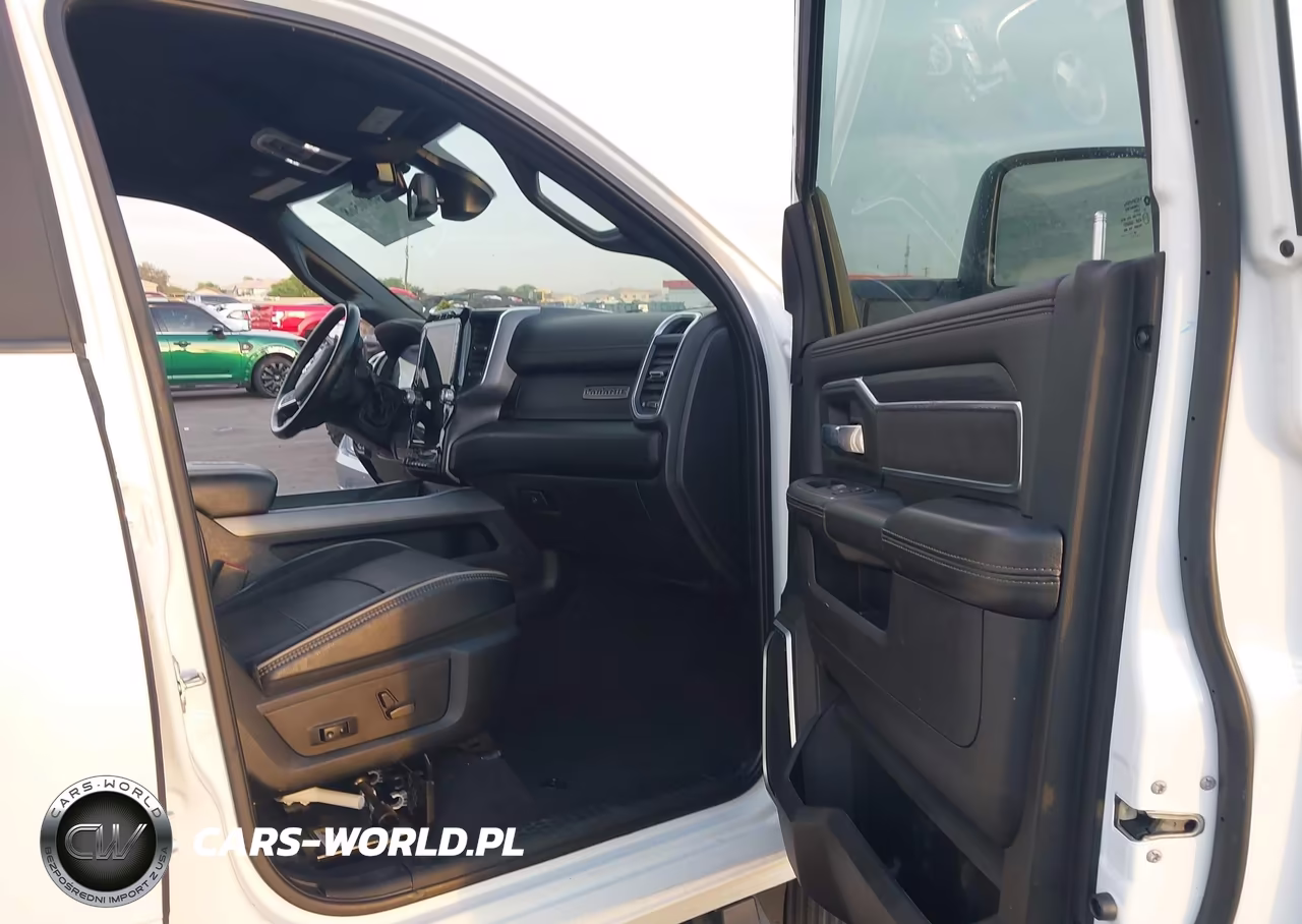 2024 Ram 3500 Laramie 4X4 8' Box VIN:3C63RRJL9RG281344 - 7
