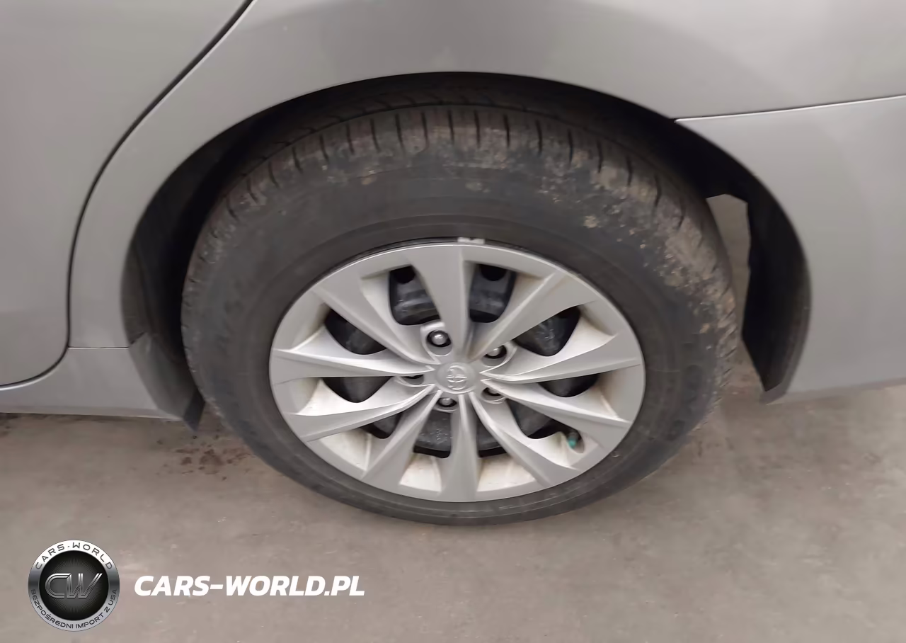 2015 Toyota Camry Le VIN:4T4BF1FKXFR501597 - 12