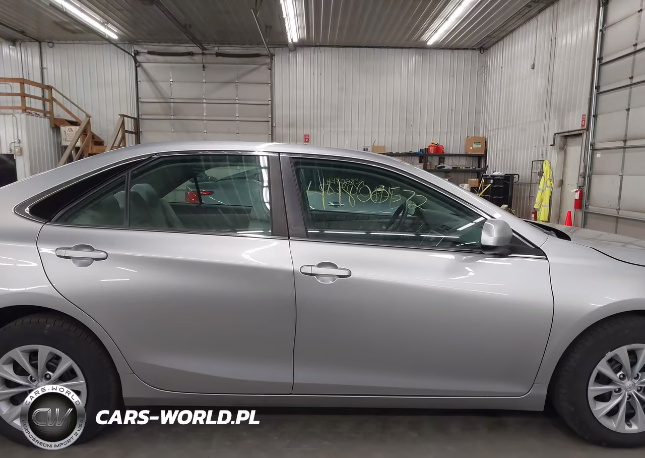 2015 Toyota Camry Le VIN:4T4BF1FKXFR501597 - 14