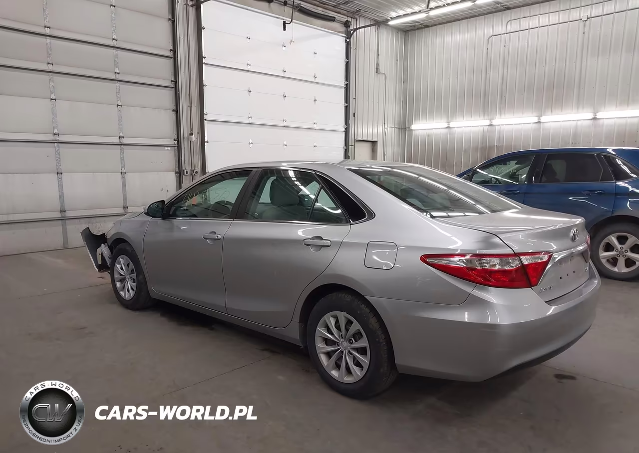 2015 Toyota Camry Le VIN:4T4BF1FKXFR501597 - 3