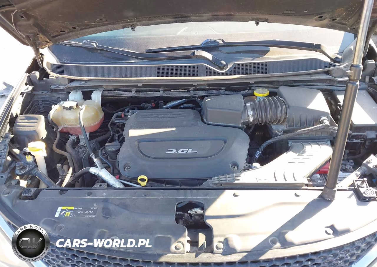 2018 Chrysler Pacifica Touring L VIN:2C4RC1BG1JR278119 - 10