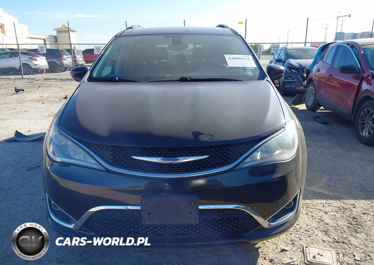 2018 Chrysler Pacifica Touring L VIN:2C4RC1BG1JR278119 - 12